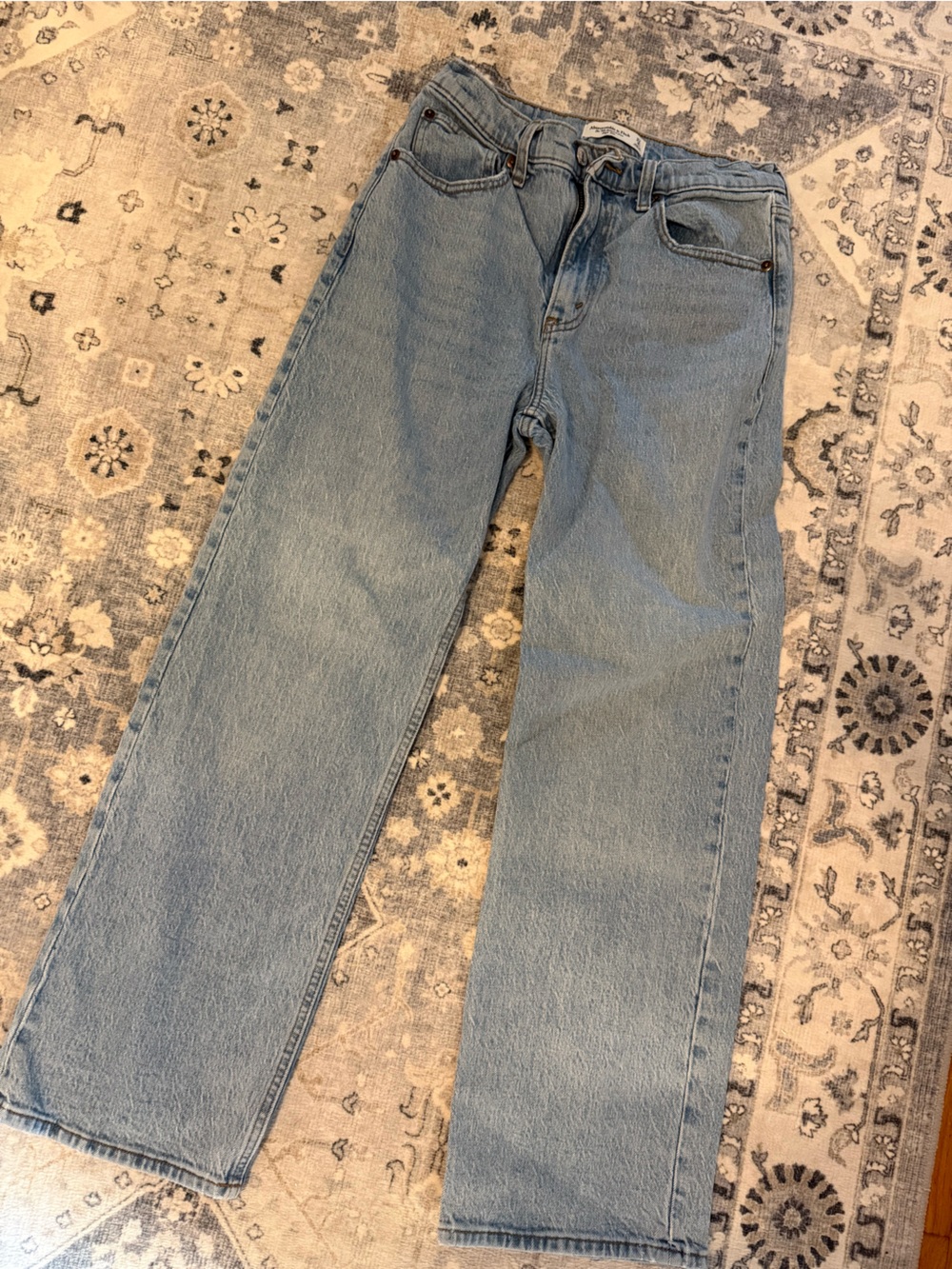 Abercrombie & Fitch Light Blue women’s 90’s relaxed Straight-Leg Jeans